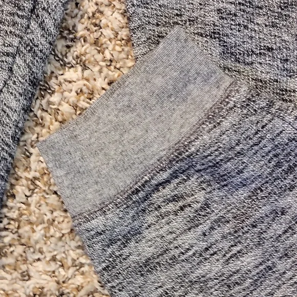 Old Navy Heather Gray Kids Joggers - Picture 4 of 6